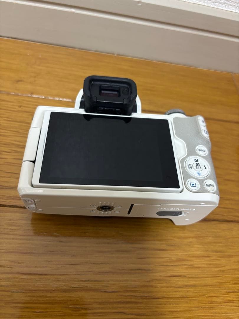 Canon(キャノン) EOS KissM ダブルズームキット(箱付き)