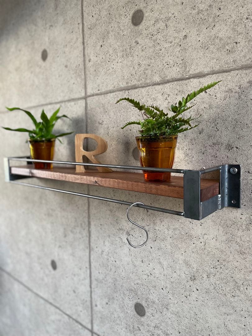 ウォールシェルフ　アイアン壁掛けラック　コレクションラック　ハンドメイド