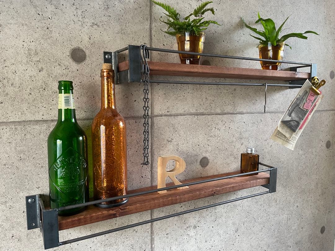 ウォールシェルフ　アイアン壁掛けラック　コレクションラック　ハンドメイド