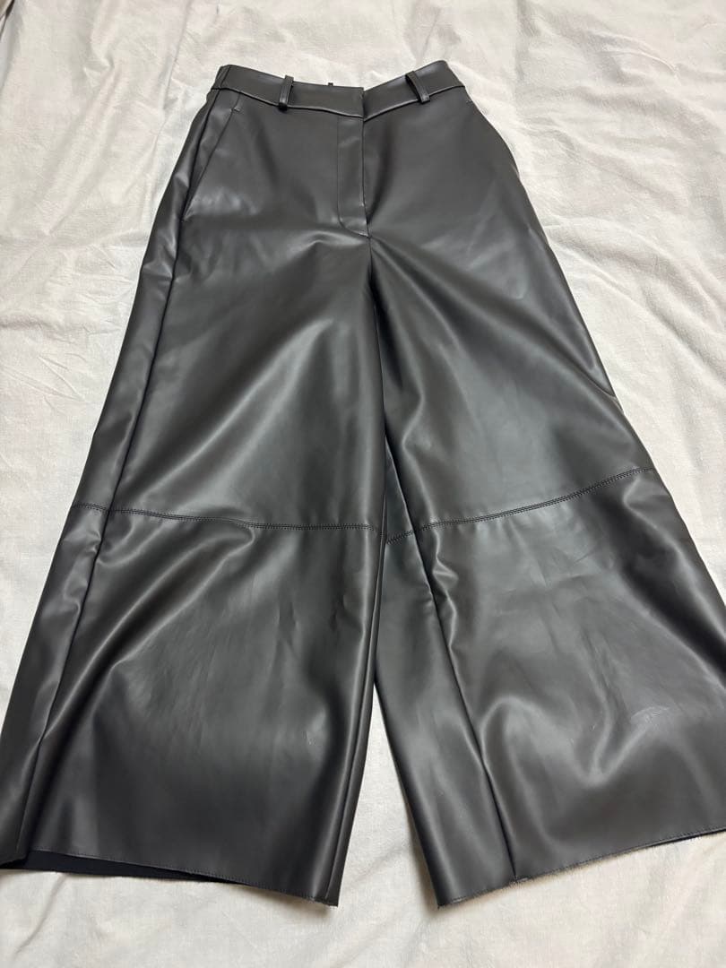 Heve ラバーパンツ ブラック 36