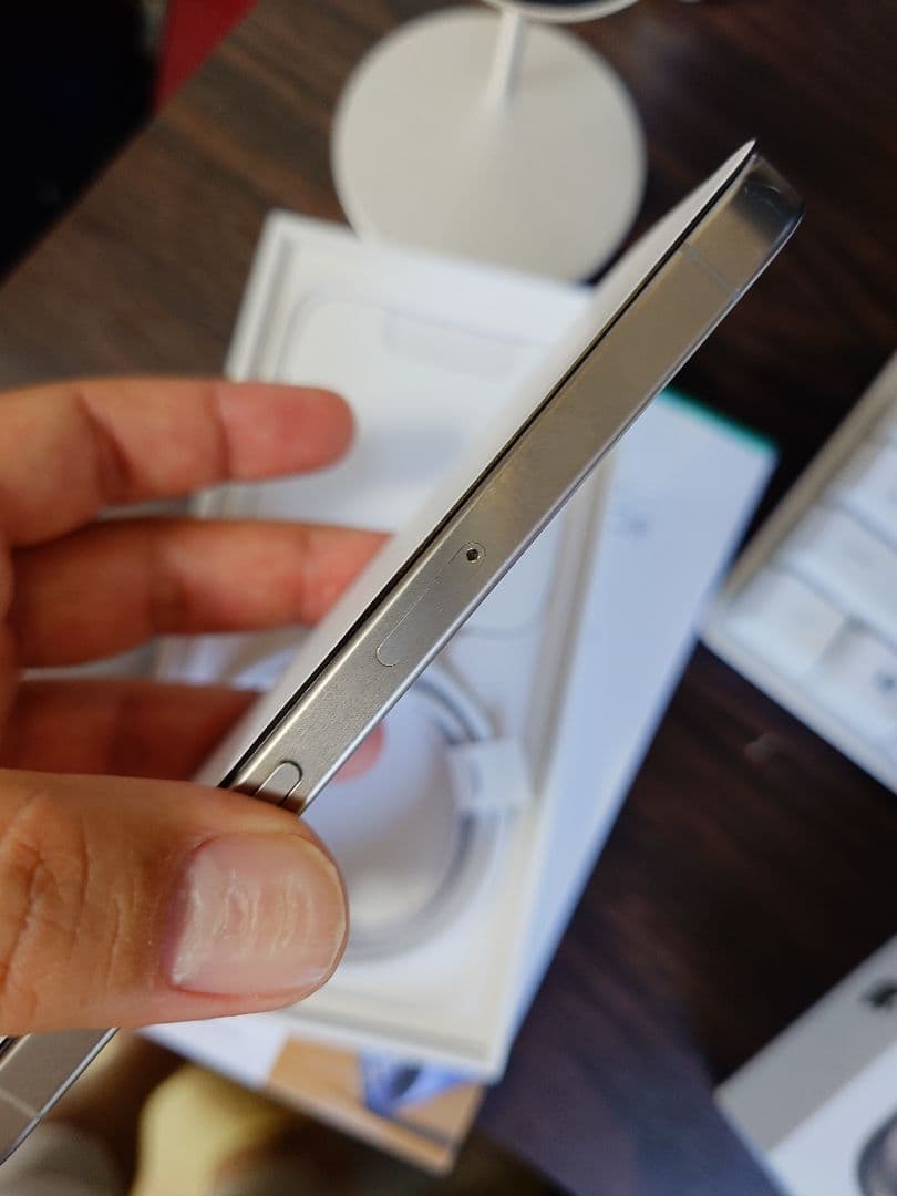 Apple iPhone 15 pro 128g ナチュラルチタニウム ※訳アリ