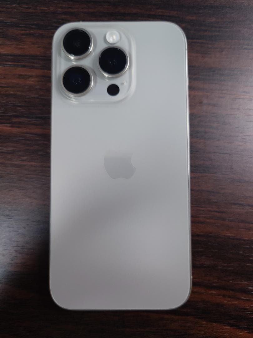 Apple iPhone 15 pro 128g ナチュラルチタニウム ※訳アリ