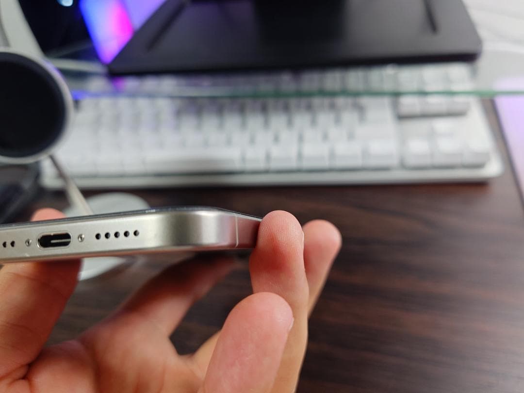 Apple iPhone 15 pro 128g ナチュラルチタニウム ※訳アリ