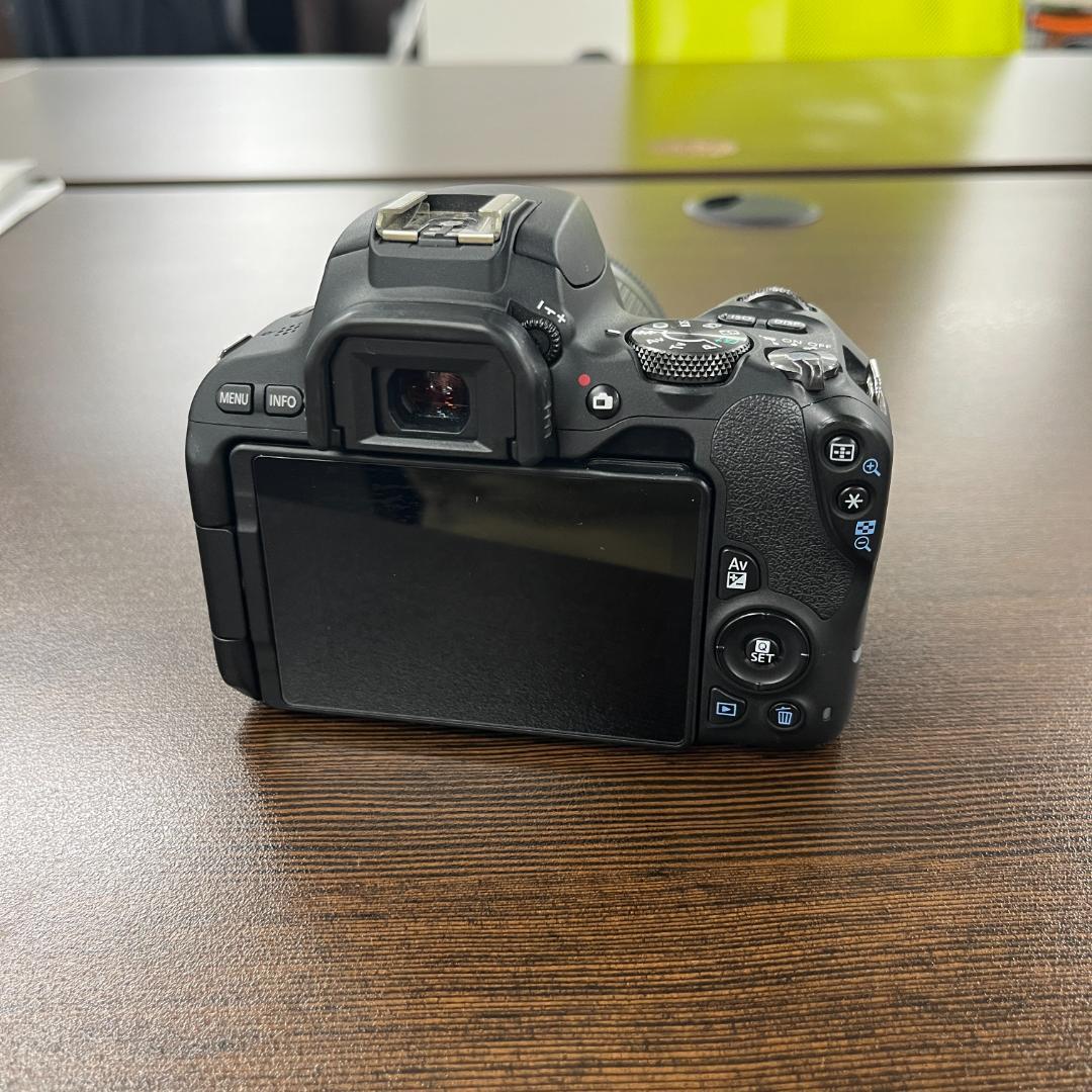 デジタルカメラ Canon EOS Kiss X9 + EF-S18-55mm,55-250mm