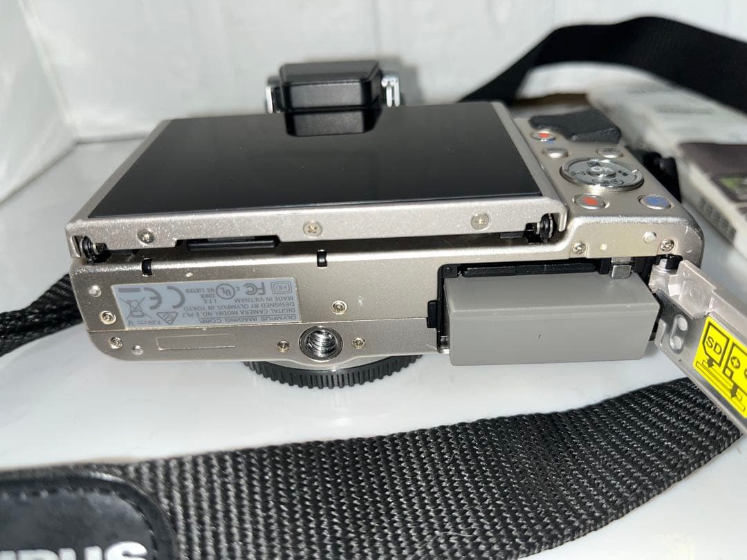 Olympus E-PL7 ミラーレスカメラ ペン付属品多数