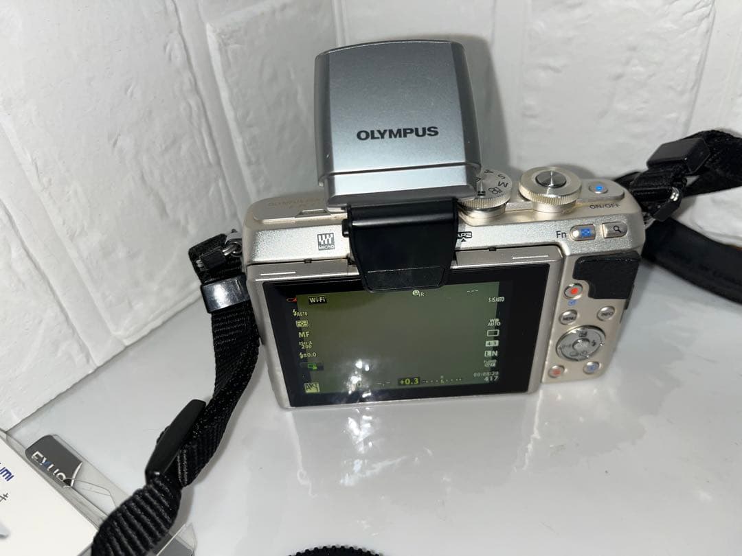 Olympus E-PL7 ミラーレスカメラ ペン付属品多数