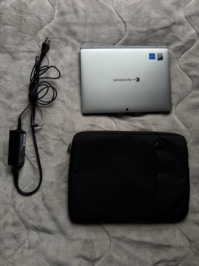 dynabook K50/FS タブレットPC（キーボードドック付属）ケース付属