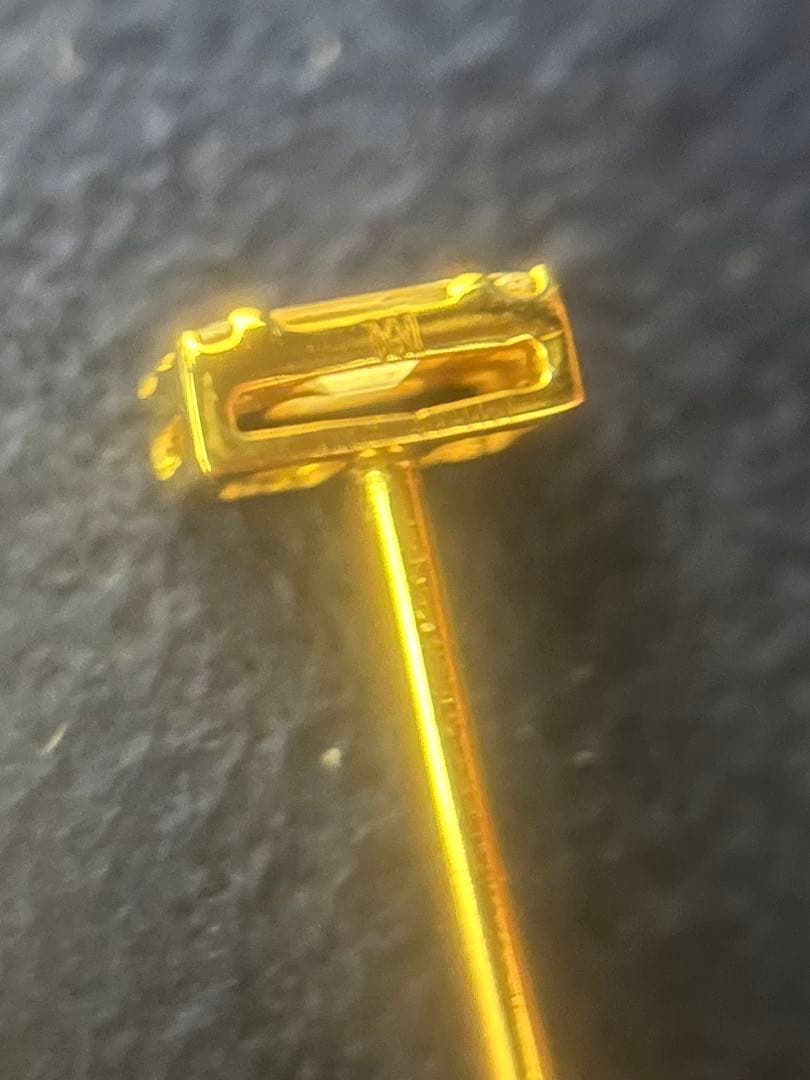 ミラモア　片耳　ダイヤモンドピアス