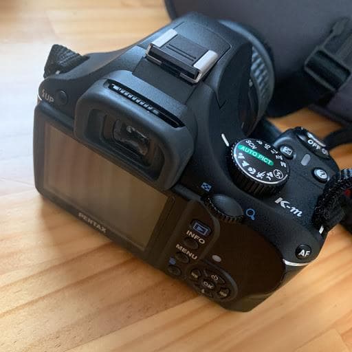 PENTAX　デジタル一眼レフカメラ／K-m　CANONカメラケース付