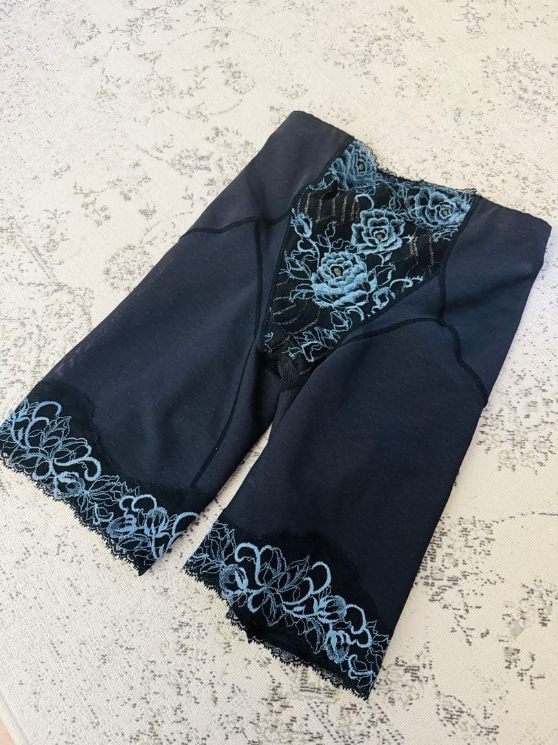 専用出品　マルコ　デコルテリュミエス　ロングブラ　C-75、ロングガードル