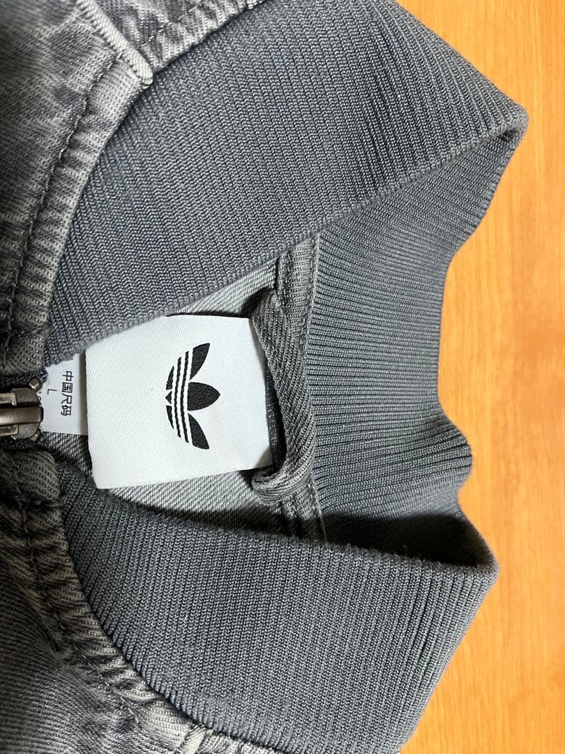 adidas デニム トラック ジャケット グレー