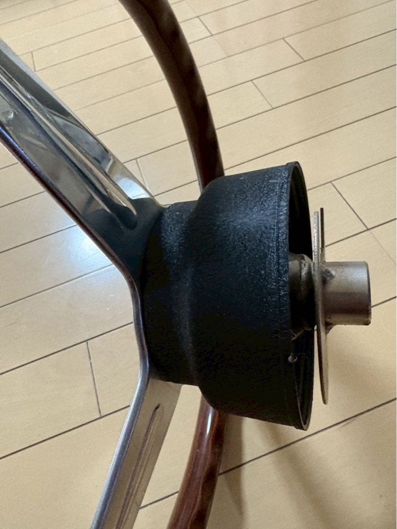 momo ウッドステアリング