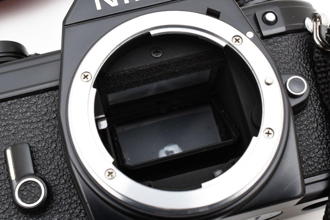 超美品 ニコン 　EM 説明書付 フィルムカメラ　モルト新品交換済 B741N