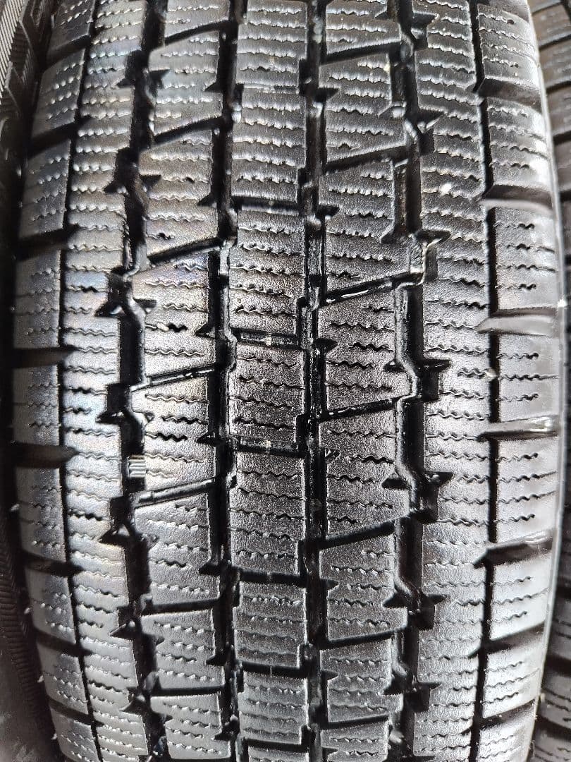 Ⓑ145R12・LT【1/2】軽トラ用スタッドレス・鉄ホイール付、２本分割