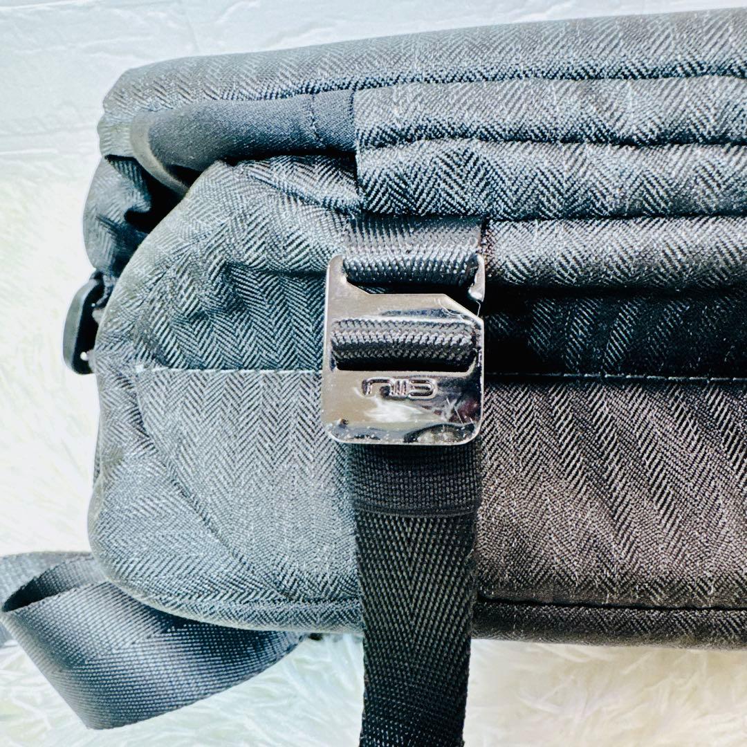 大容量 NIID URBANATURE R1 スリングバッグ ボディバッグ 金具