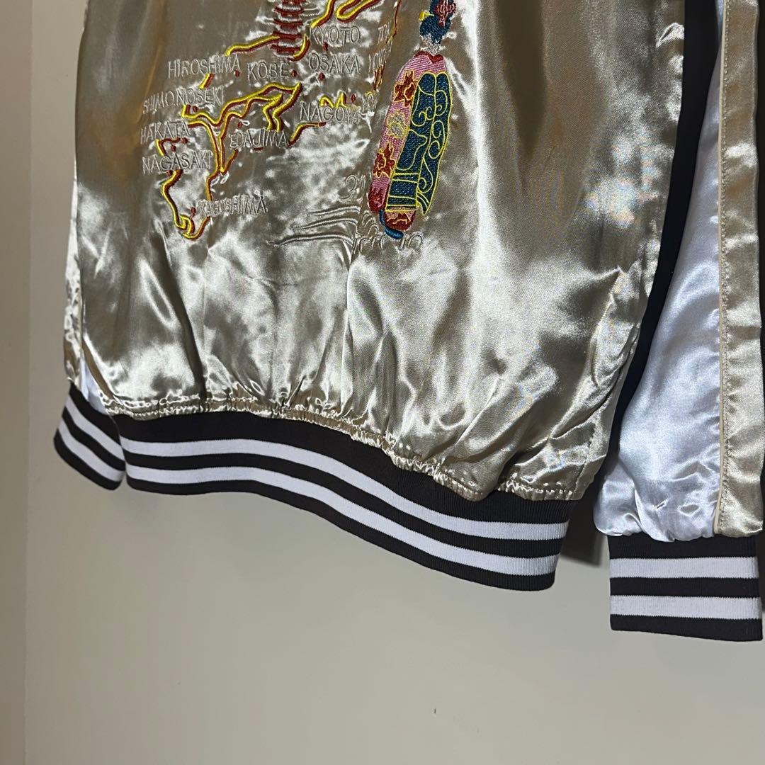 【新品】スカジャン 日本地図 鷹 舞妓 富士山刺繍 サテンスーベニア和柄ベージュ