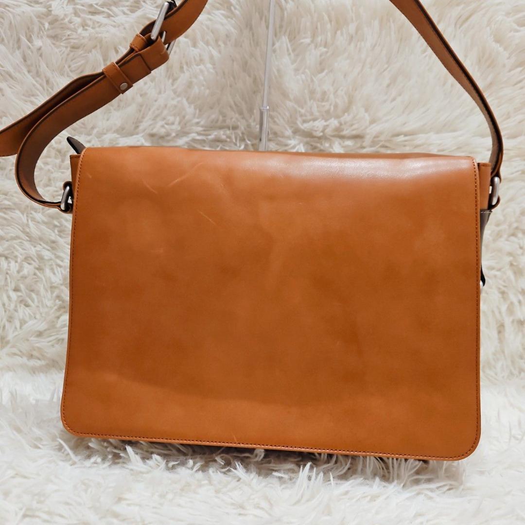 美品 ソメスサドル レザー フラップ ショルダ ーバッグ キャメル A4