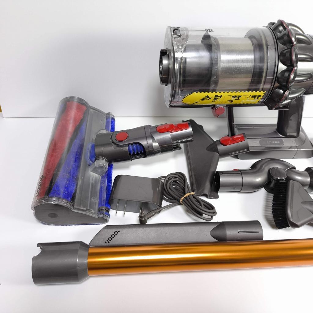 50分動作　ダイソン V10 SV12 サイクロン掃除機 本体と付属品 No11