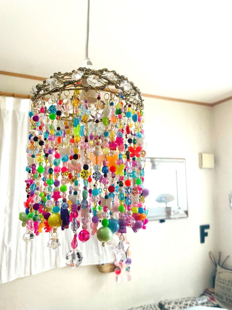 ミニシャンデリア　カラフルビーズ　天井照明　シーリングライト　ビーズ