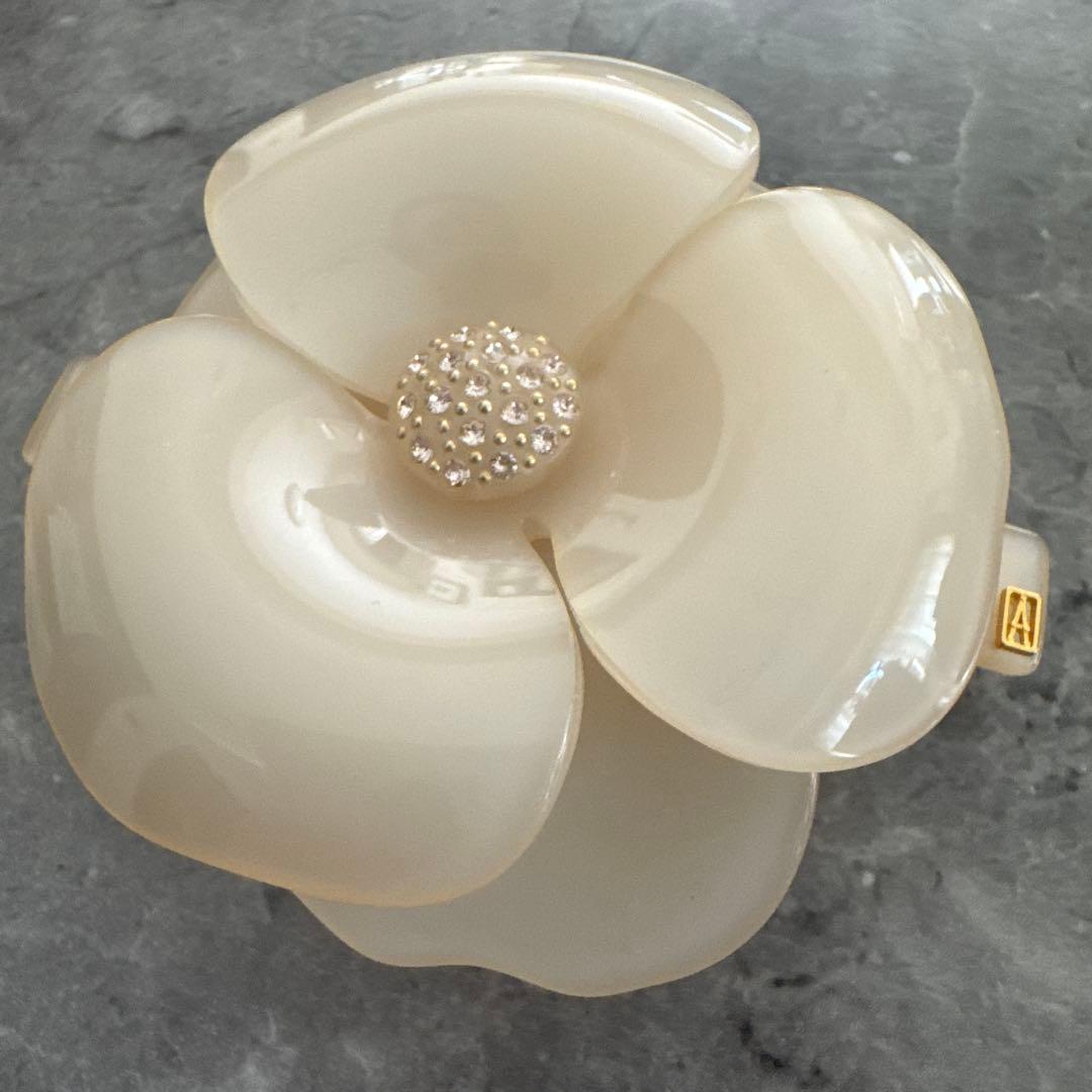 ALEXANDERE DE PARIS バレッタ　カメリア