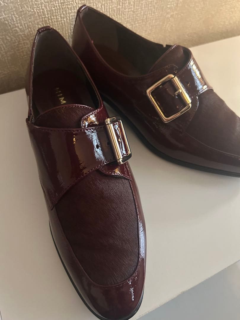 ケイ　新品未使用★卑弥呼（ヒミコ）エナメルバックル付きローファー24.5