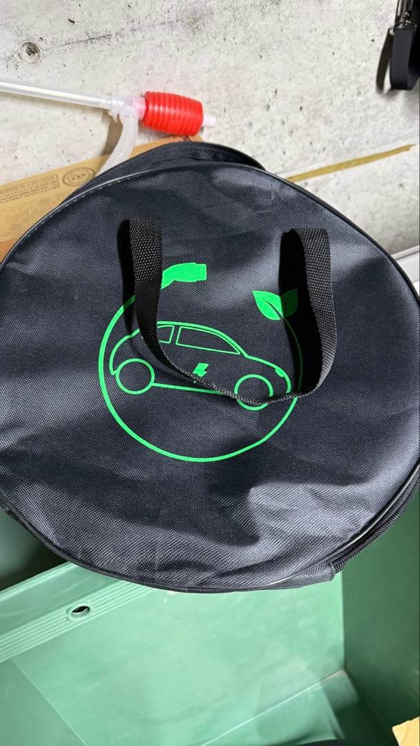 テスラ車用充電ケーブル、アダプター