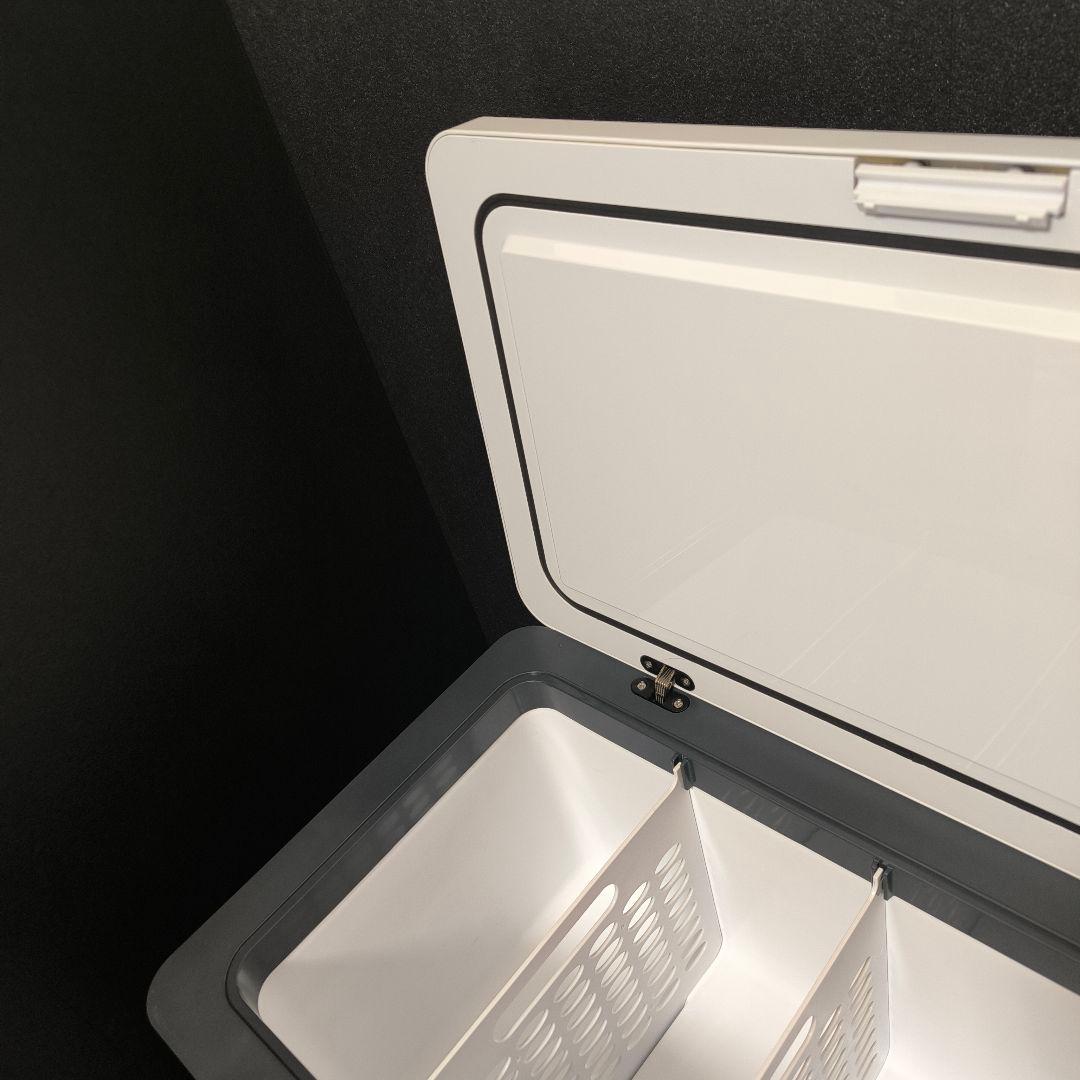 車載対応 ポータブル冷蔵冷凍庫 2つの仕切り付き ホワイト 静音