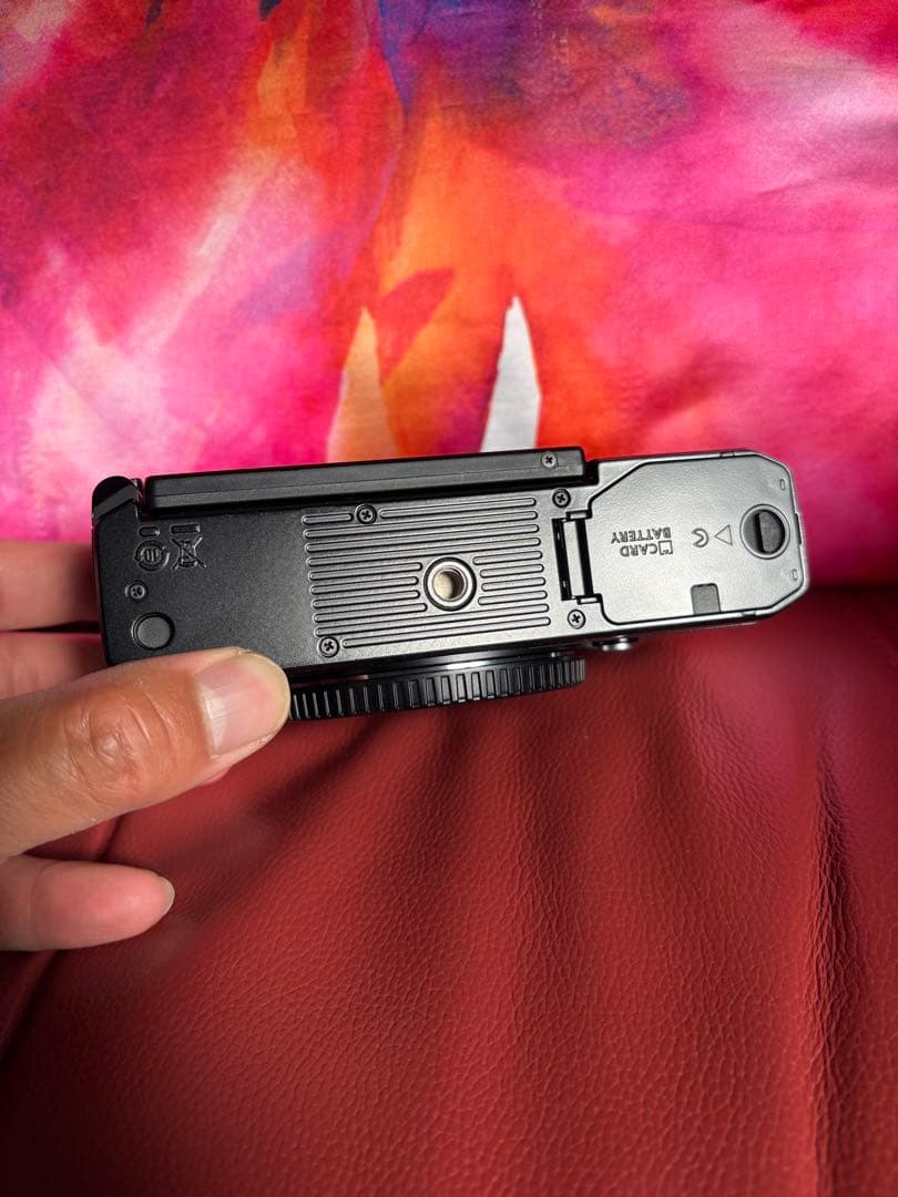 約1800ショット 別売ウッドグリップ付！nikon zfc 人気ブラック 美品