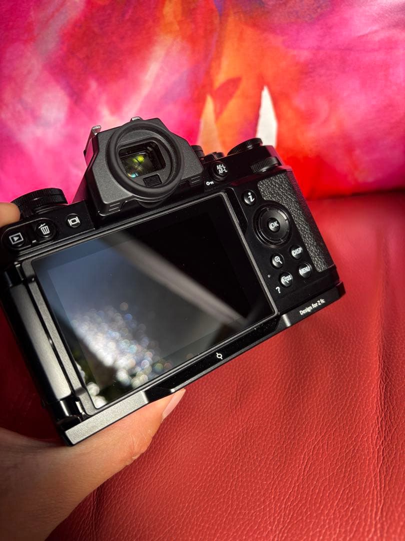 約1800ショット 別売ウッドグリップ付！nikon zfc 人気ブラック 美品