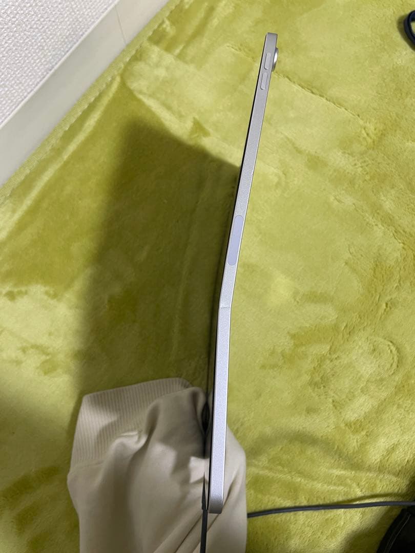 【ジャンク】iPad Air 第4世代 64GB シルバー 本体曲がり・操作不可