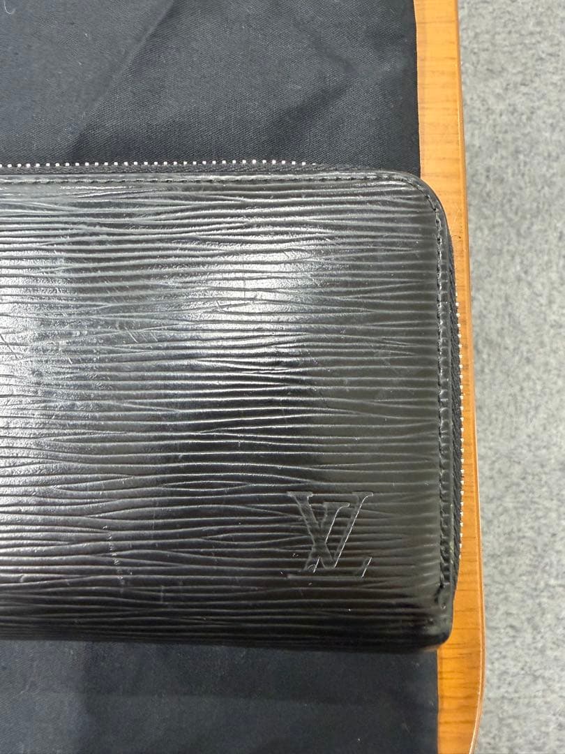 ルイヴィトン／LOUISVUITTONエピ ジッピーウォレット長財布 ブラック
