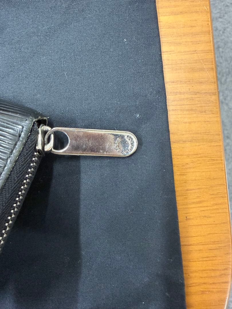 ルイヴィトン／LOUISVUITTONエピ ジッピーウォレット長財布 ブラック