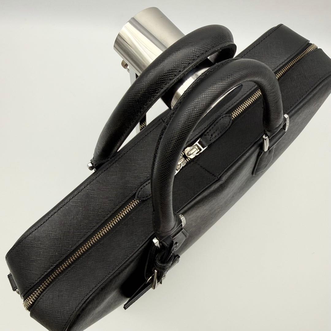 ペッレモルビダ キャピターノ ブリーフケース エンボスレザー A4 ブラック