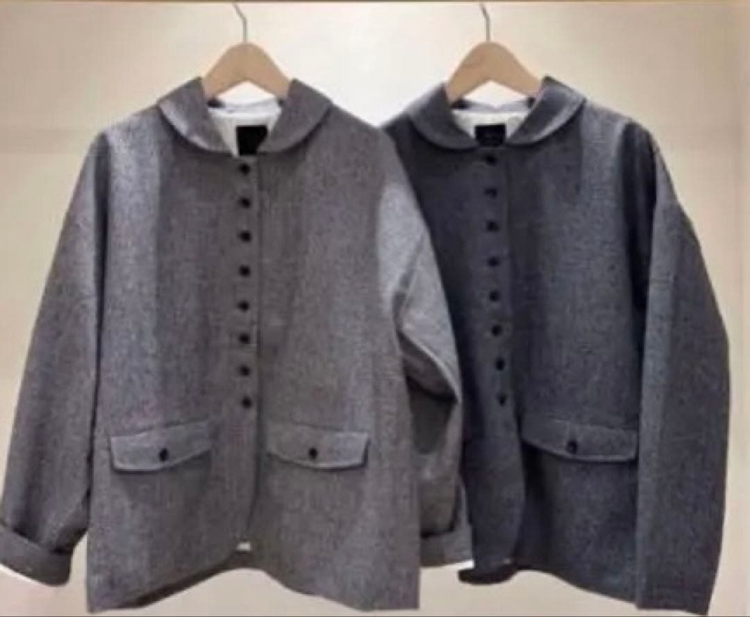 tandey オオカミと夜明けのスリーピングライオン　ライトグレー