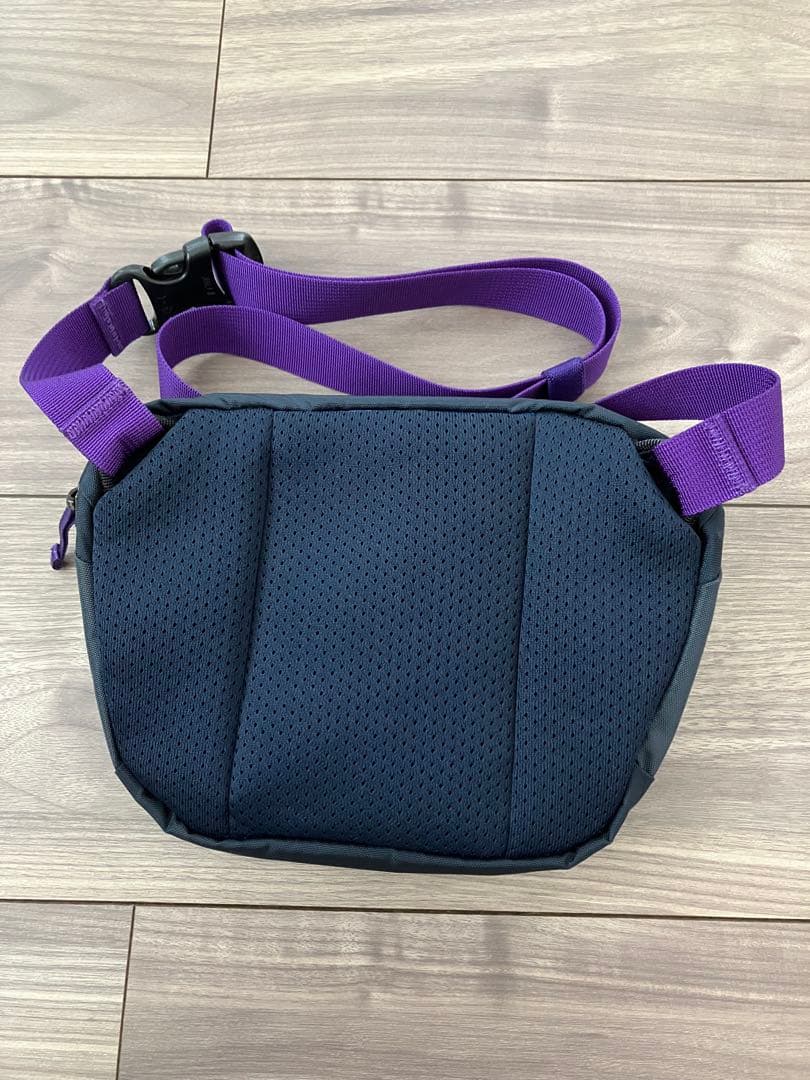 ARC'TERYX ボディバッグ 黒/紫