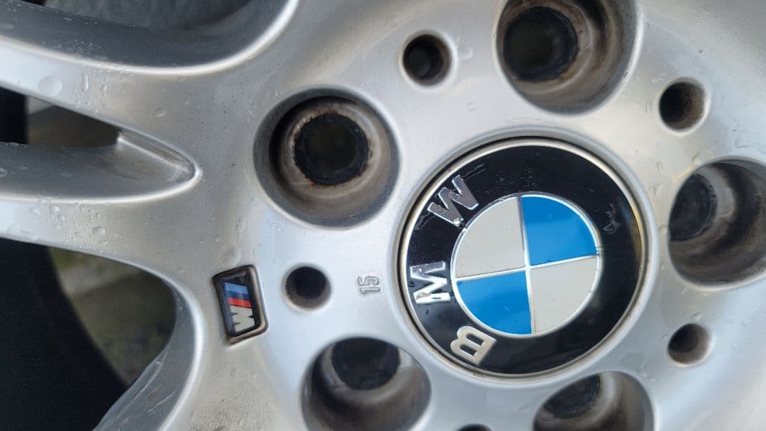  M スポーツ18インチ ホイールセット タイヤ付き5シリーズから取り外し