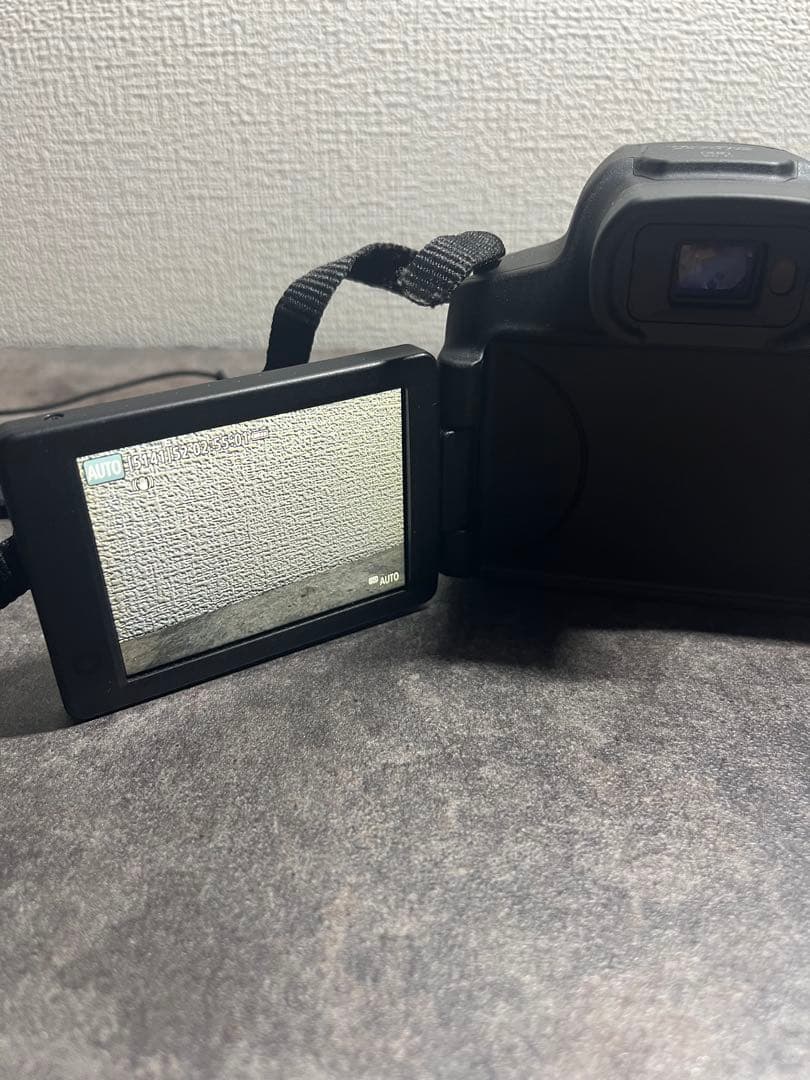 Canon PowerShot SX70 箱無し、カメラストラップ不備あり