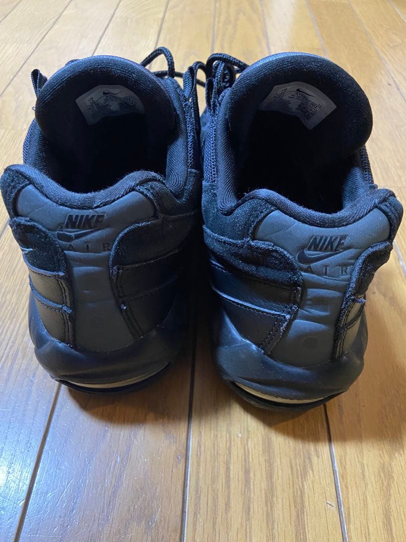 美品　Nike Air Max 95 Essential トリプルブラック