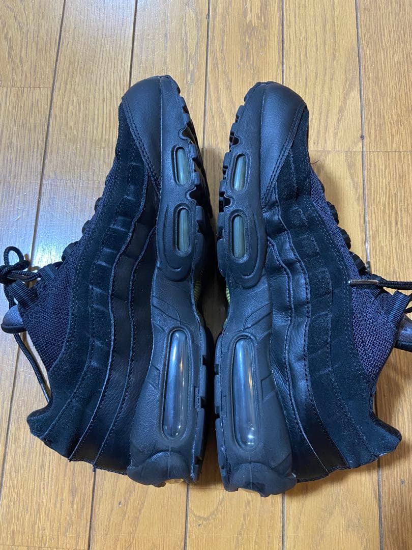 美品　Nike Air Max 95 Essential トリプルブラック
