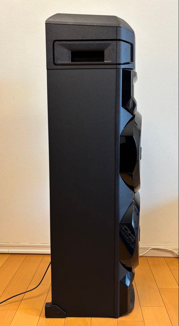 LG XBOOMスピーカー　ON9