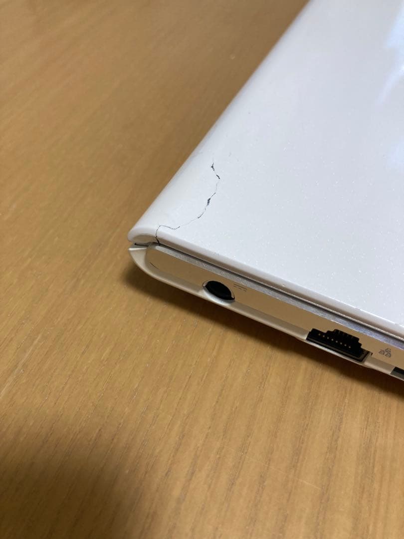 富士通 LIFEBOOK SH90/M ホワイト