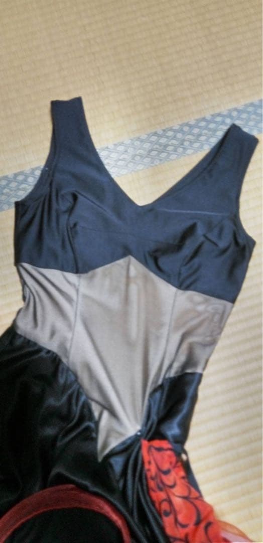 社交ダンスドレス 赤と黒 フリル Mサイズ