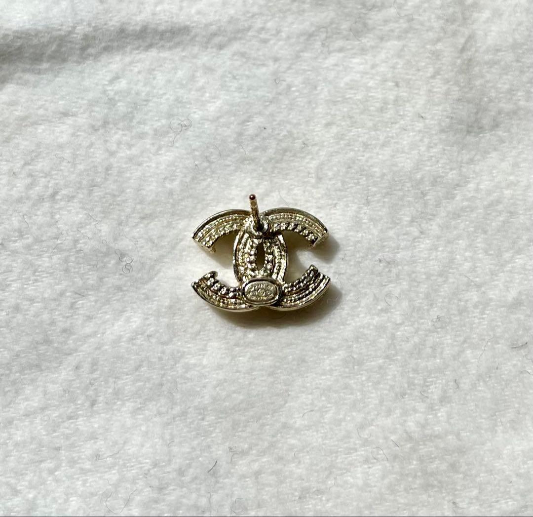 CHANEL パール装飾ロゴピアス 片耳用