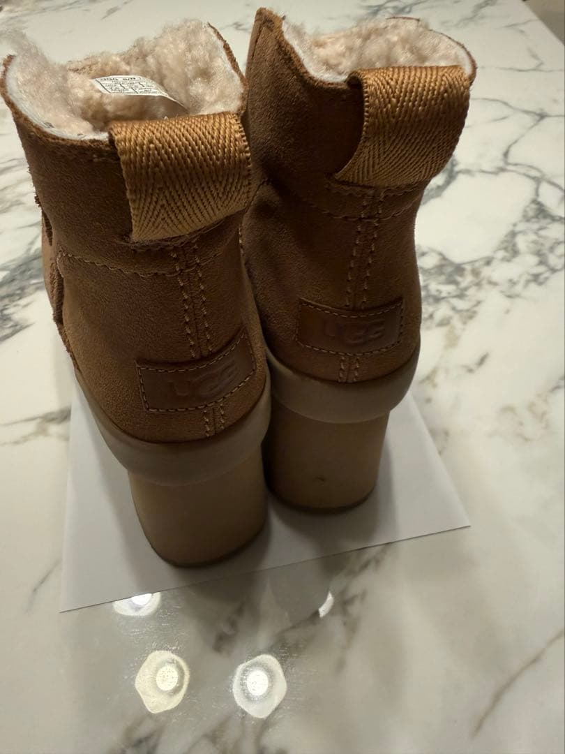 UGG ショートブーツ　ブーツ　アグ