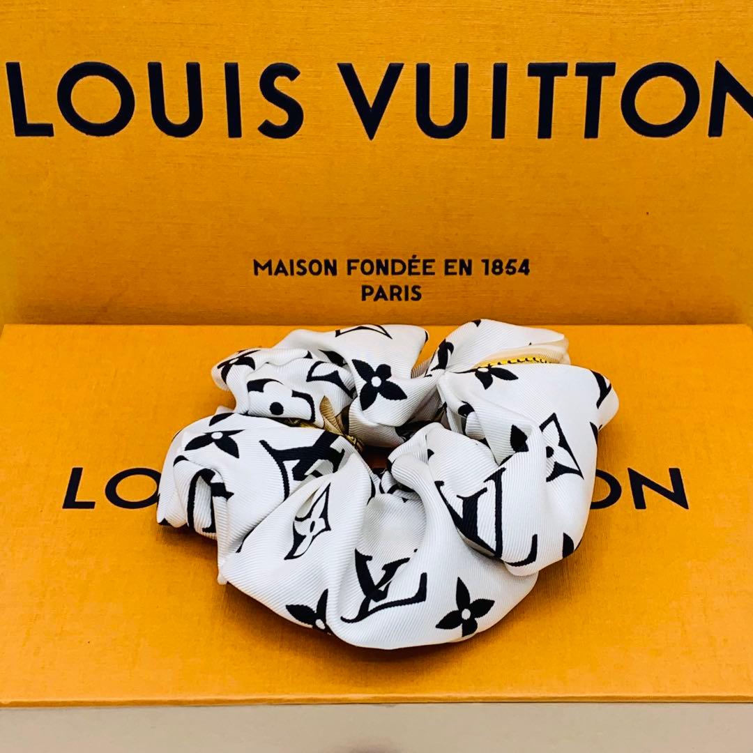 【未使用】ルイヴィトン シュシュ コンフィデンシャル　ヘアゴム　モノグラム