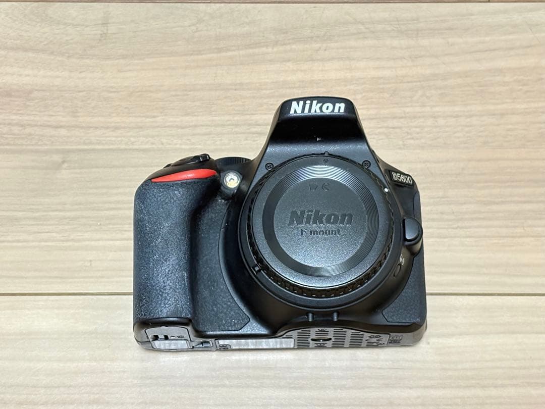 Nikon D5600 デジタル一眼レフカメラ 本体