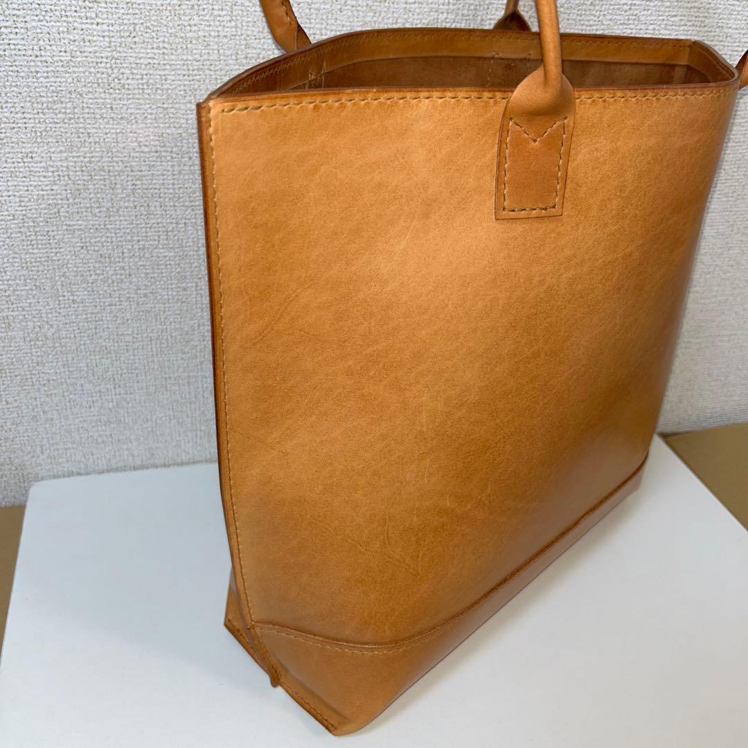 しっかりめの硬さ　素仕上げベジタブルタンニン鞣し革のトートバッグ　エイジング