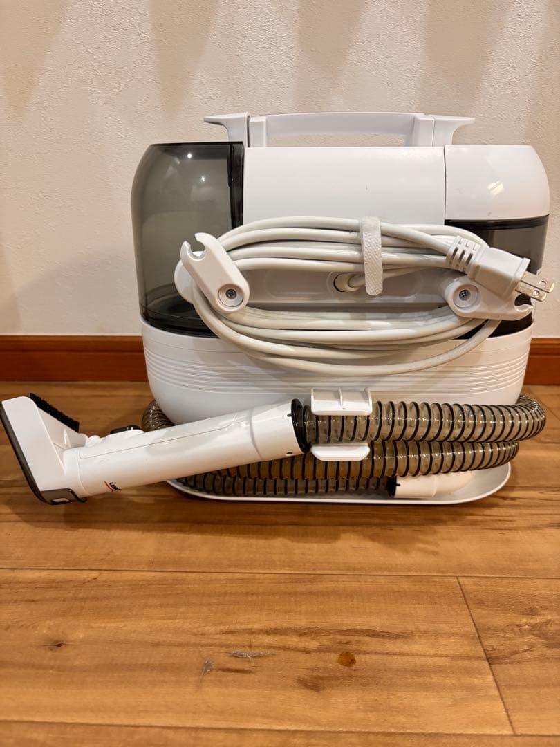 iRoom カーペットクリーナー　ホワイト