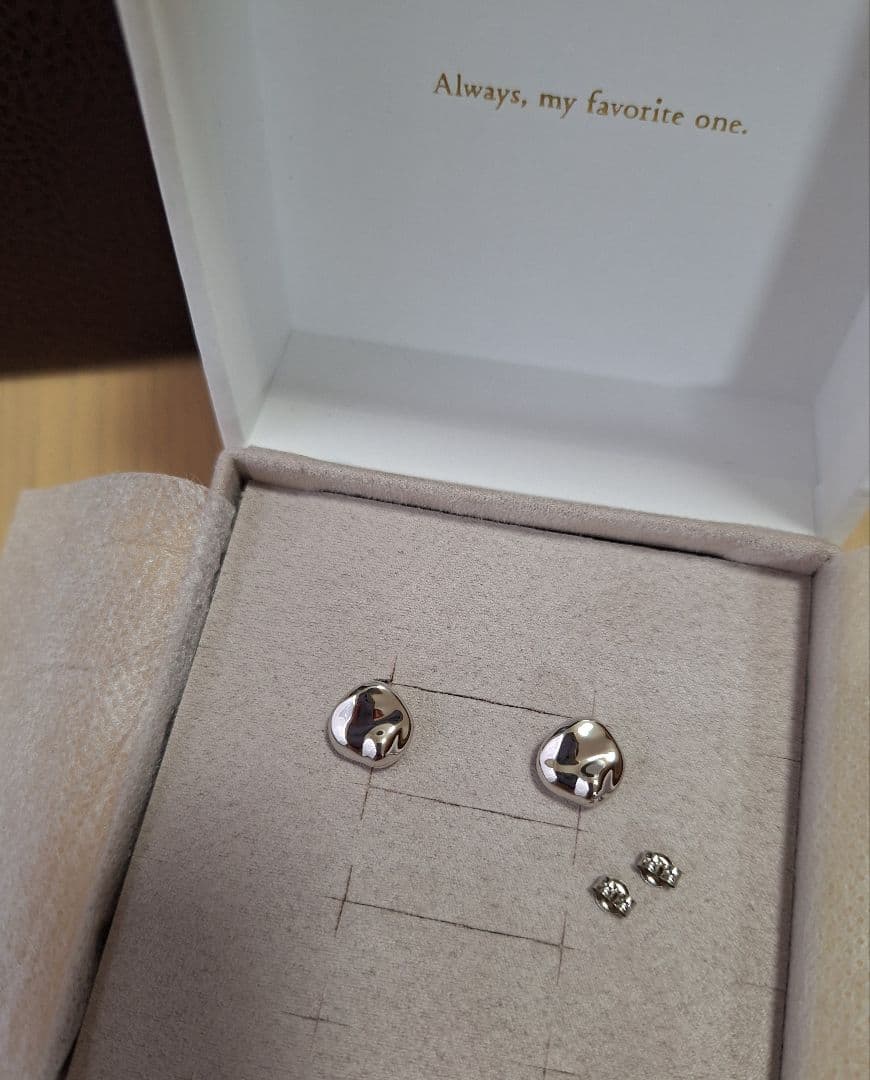 eteビーンズ ピアス