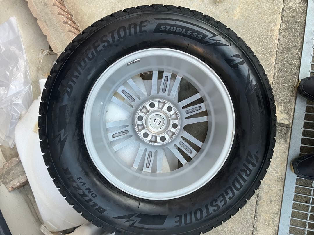 [美品]スタッドレスタイヤホイール4本セット285/60R18